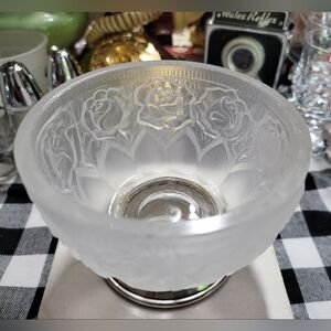 1980 William Adams/Towle Rose Frosted Glass Bowl Silver Plate Italy